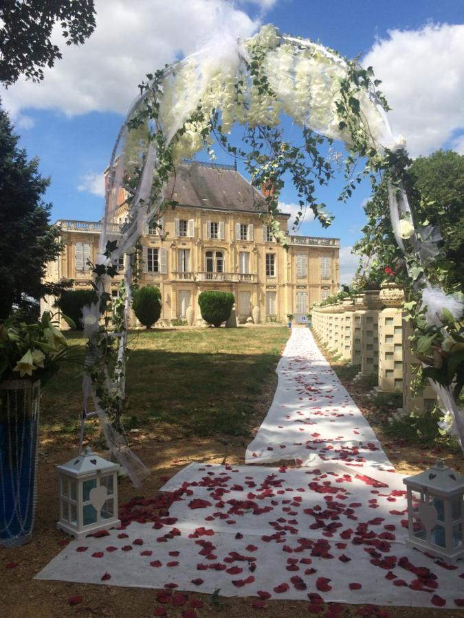 مبيت وإفطار فارين فوزيل Chateau Nevers المظهر الخارجي الصورة